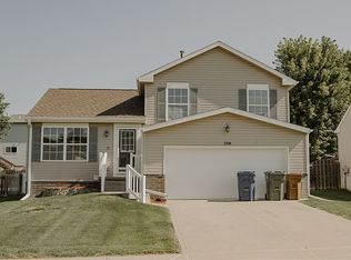 2708 Mesa St, Bellevue, NE 68123