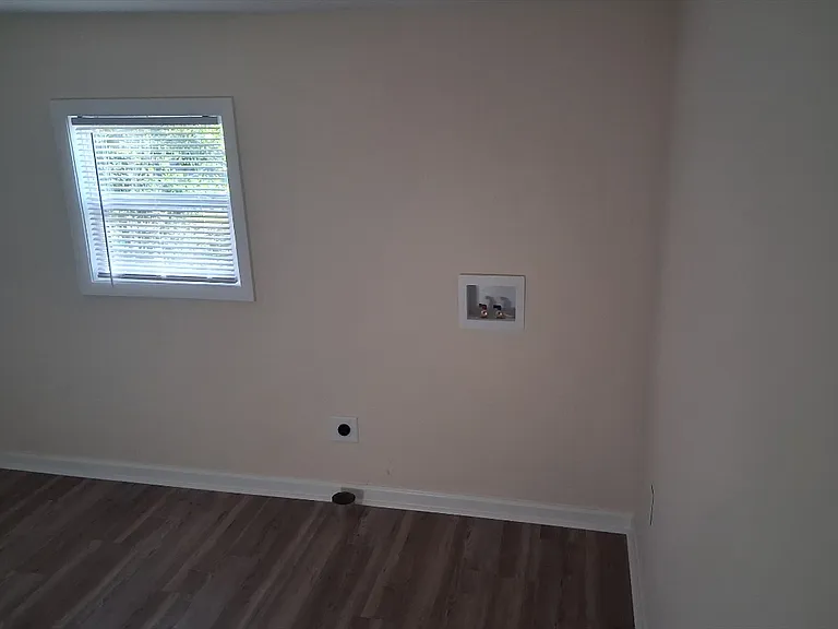 607 Courtland Ave — Photo 13
