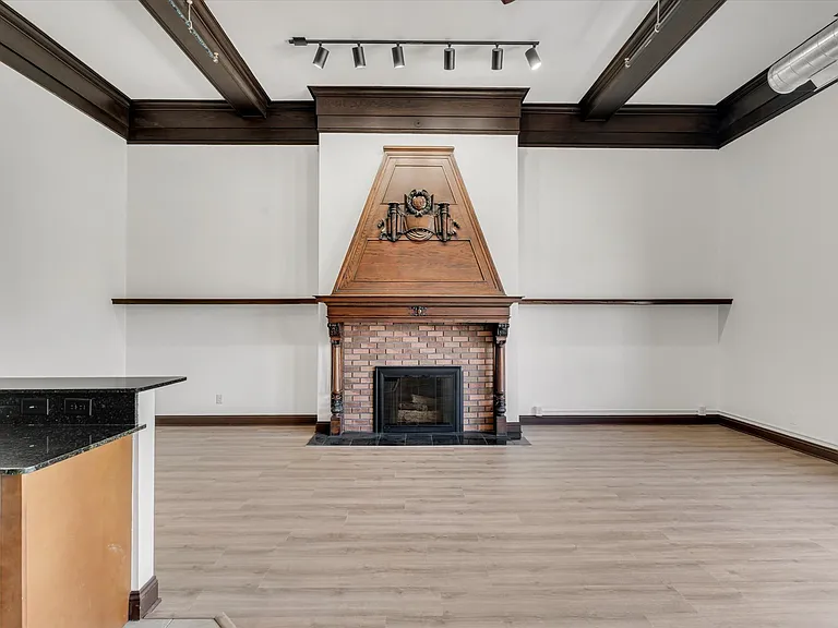 400 N Main St #310 — Photo 1