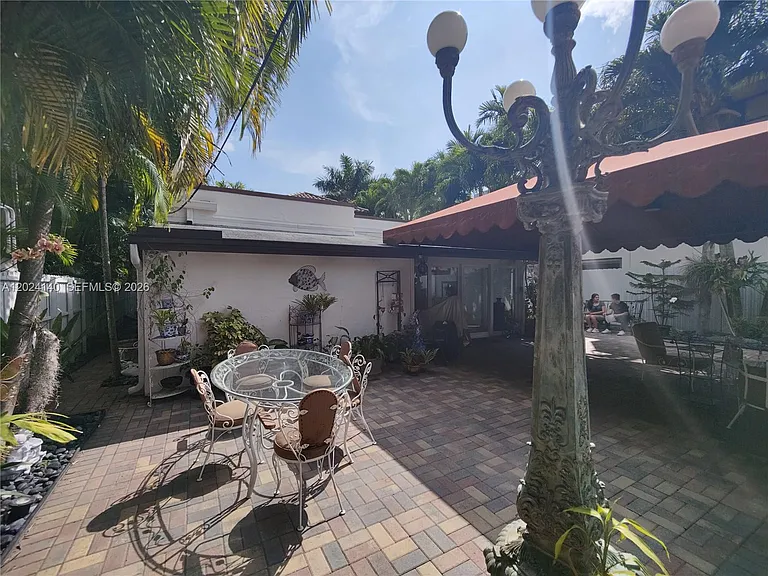 1823 S Bayshore Ln — Photo 37