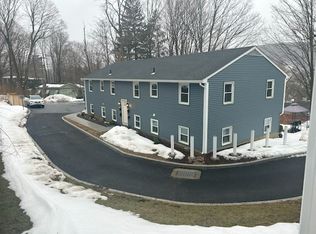 156 Main St #B1, Canton, CT 06019