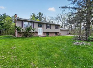 2467 N Lake George Rd, Metamora, MI 48455