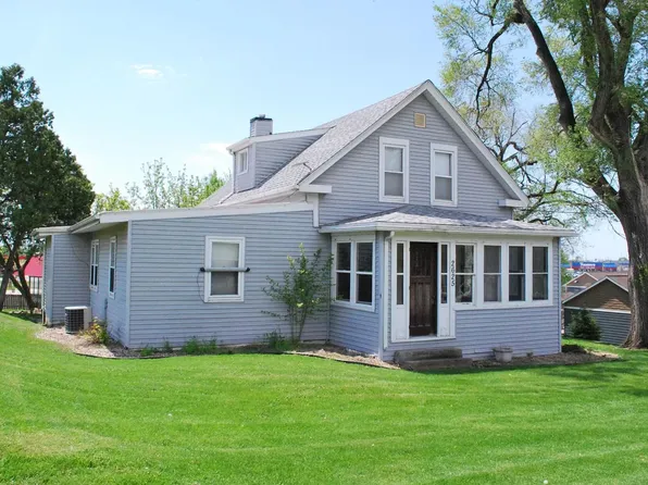 2625 12th Ave SW #A, Cedar Rapids, IA 52404