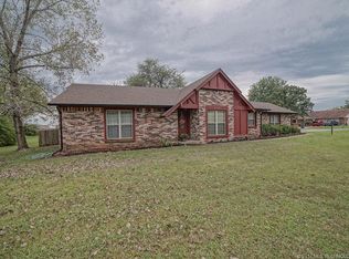 23423 S Twin Oaks Dr, Claremore, OK 74019