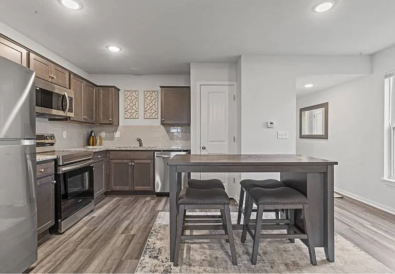 Oak Woods Townhomes — Photo 53
