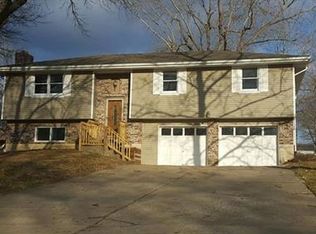 1913 Plum St, Higginsville, MO 64037