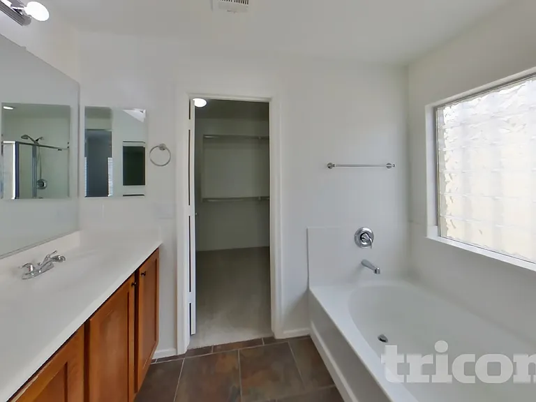 4930 E Del Rio Dr — Photo 8