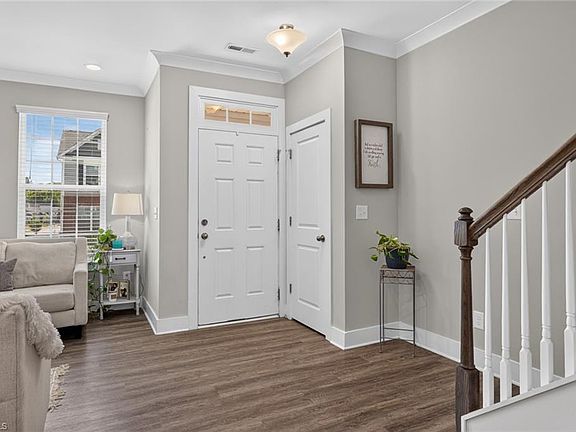4th image of 1446 Prospect Hill St