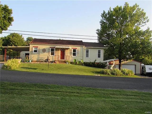 826 Kneedler St photo 1