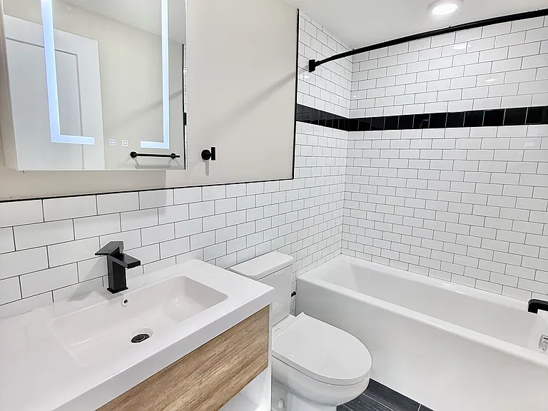 1032 N 48th St #D-1A — Photo 10