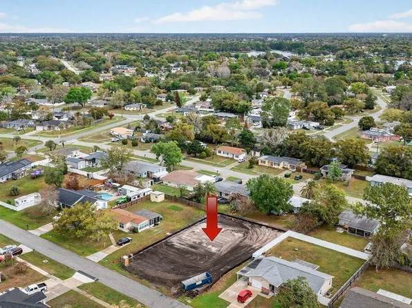 897 Picasso Ave, Deltona, FL 32725