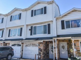 26 Carlyle Grn, Staten Island, NY 10312