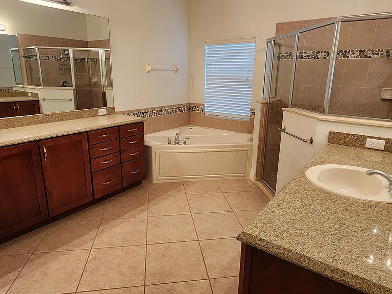 20003 Nob Oak Ave — Photo 14