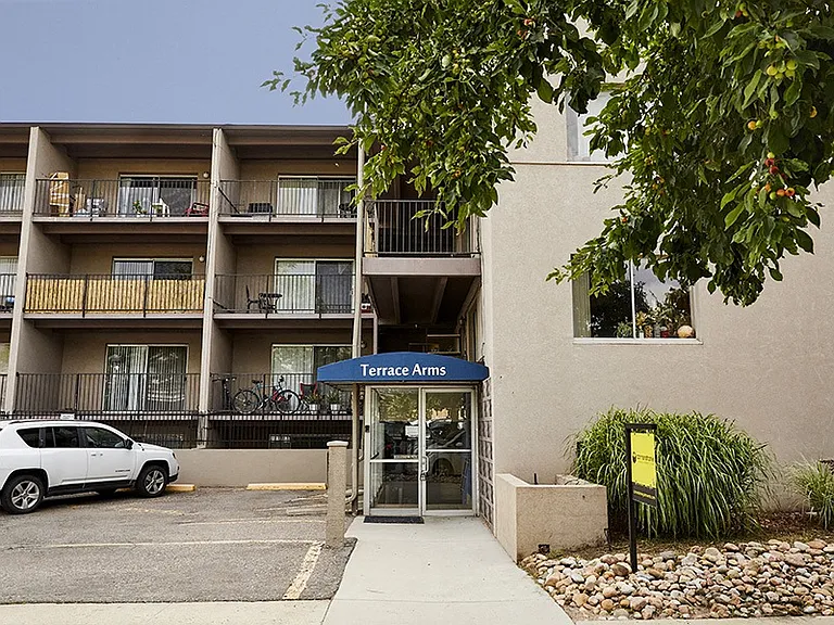 Terrace Arms Apartments — Photo 9