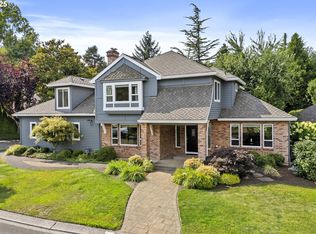 3777 Rivers Edge Dr, Lake Oswego, OR 97034