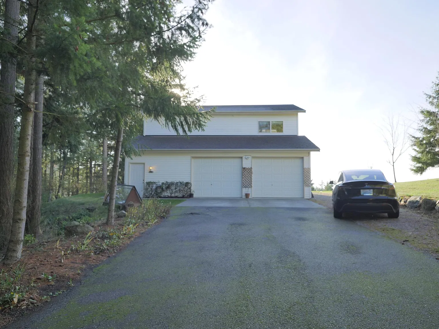3 bed, 1.5 bath, 1728 sqft, $2,350 — Photo 2