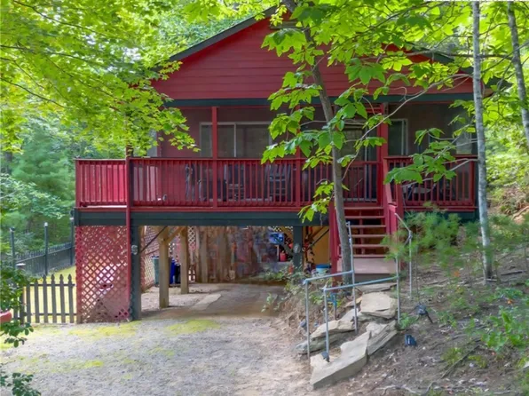 582 Deer Crossing Lane, Lenoir, NC 28645