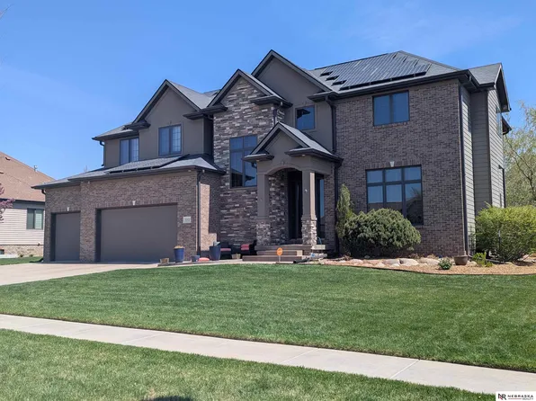 5320 S 90th St, Lincoln, NE 68526