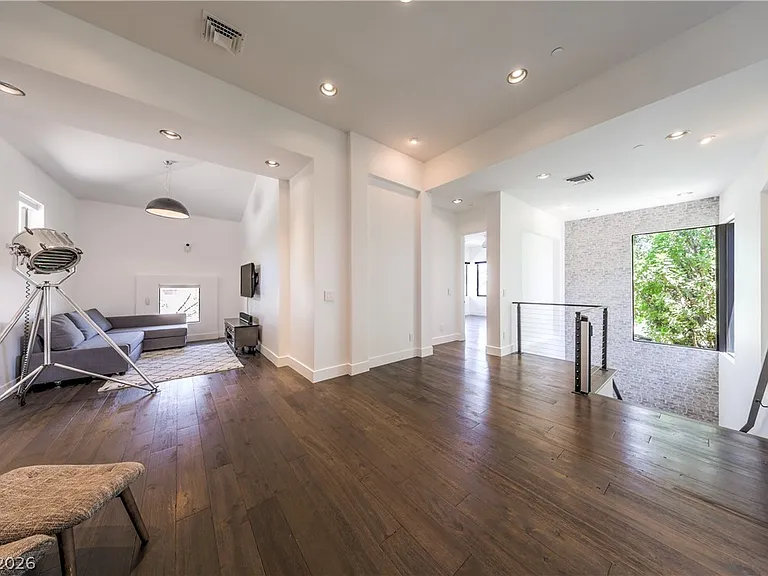 1501 Foothills Village Dr — Photo 48