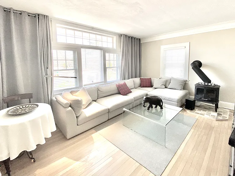 24 Alden Ave — Photo 1