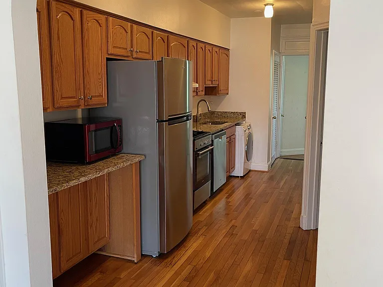 Spring Valley Apartments — Photo 29