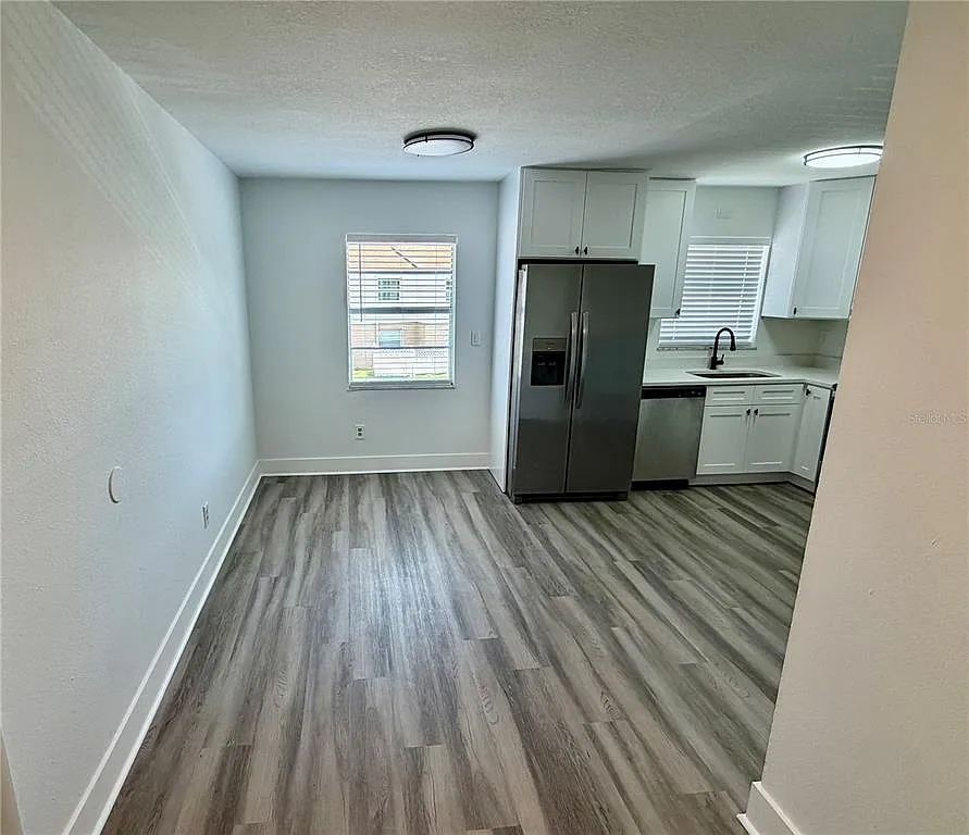 3 bed, 2.0 bath, 1226 sqft, $1,795 — Photo 3