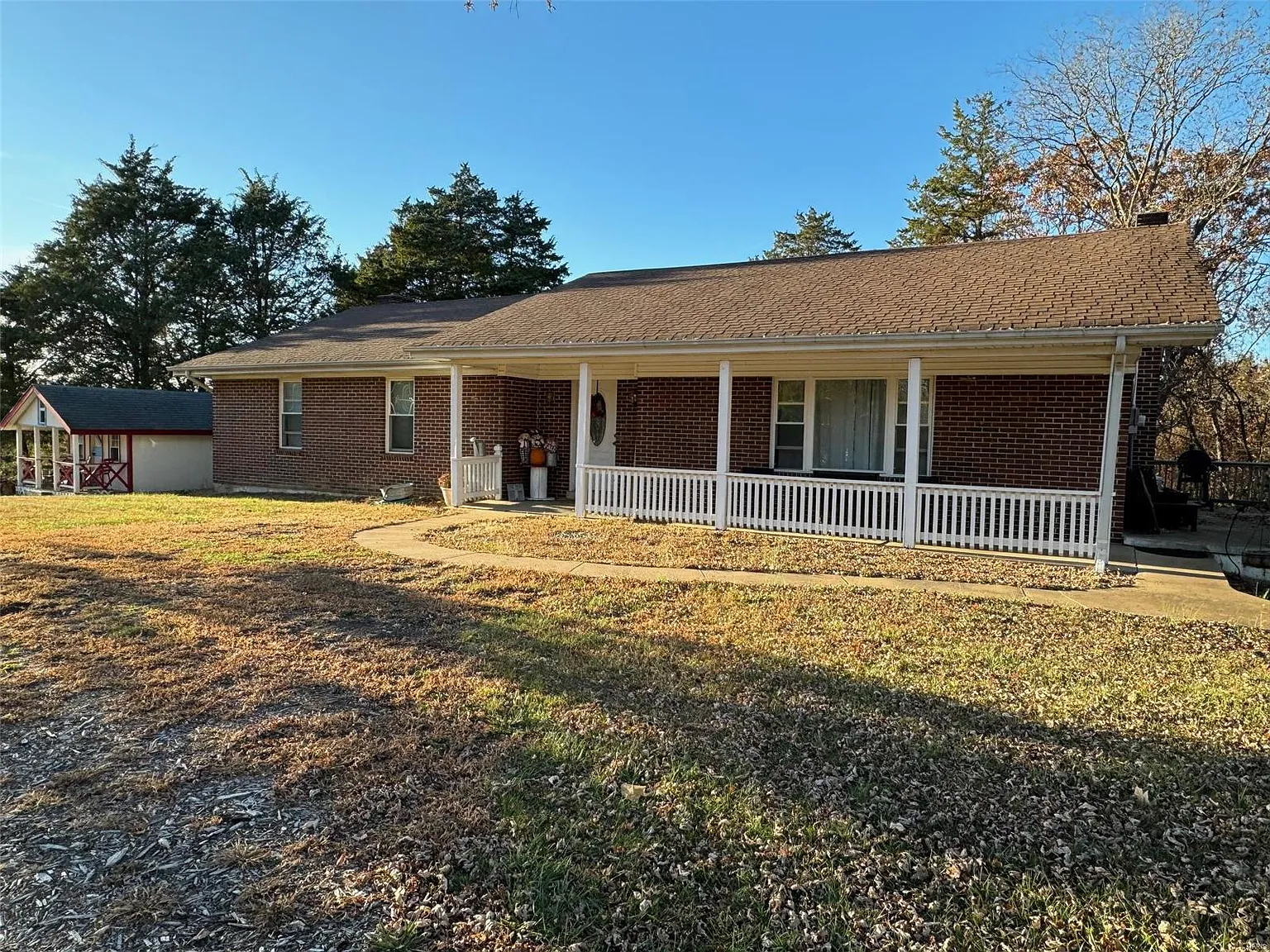 1281 Clay St photo 1