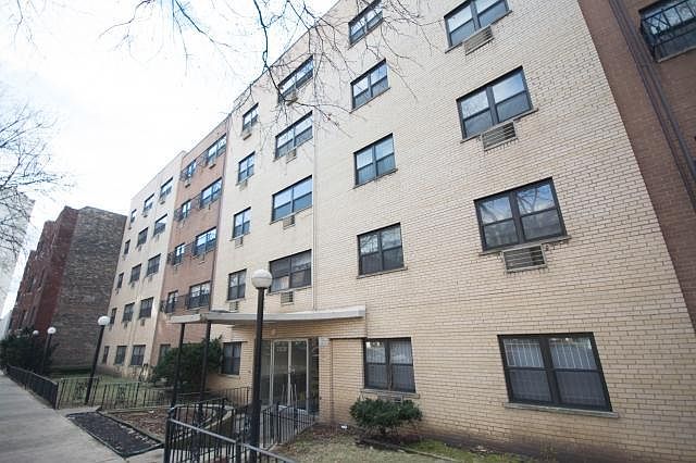 1st image of 2828 N Cambridge Ave #1