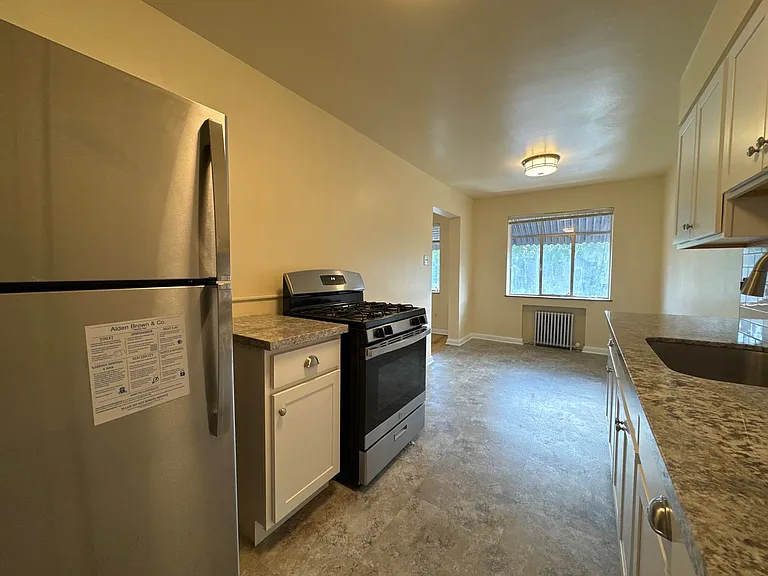 Don Edward Apartments — Photo 13
