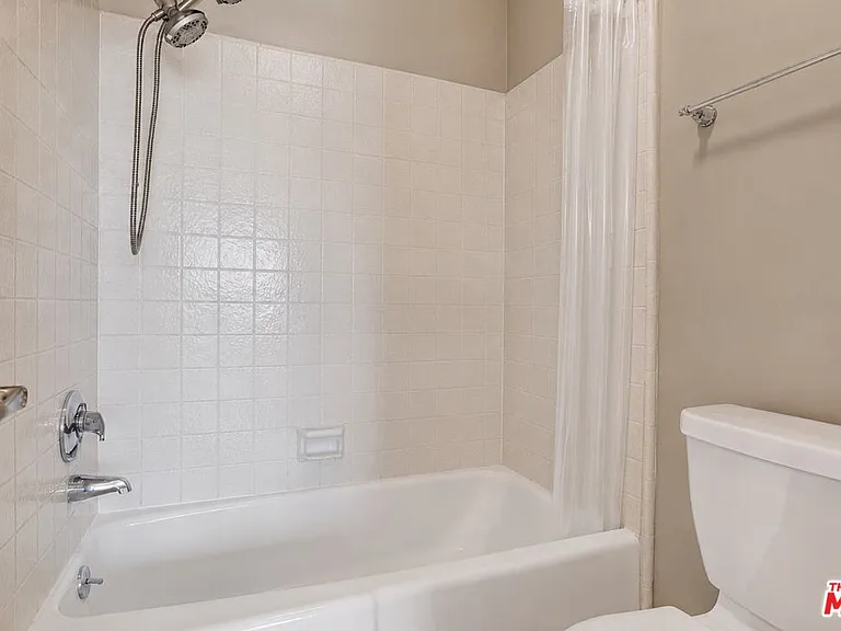 5003 Westpark Dr #103 — Photo 24