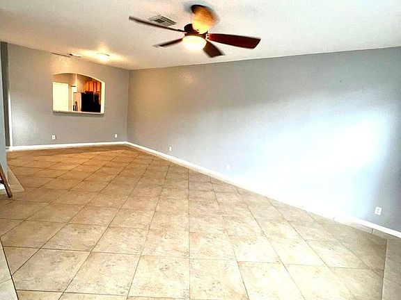4th image of 2072 Oakhurst Way #0