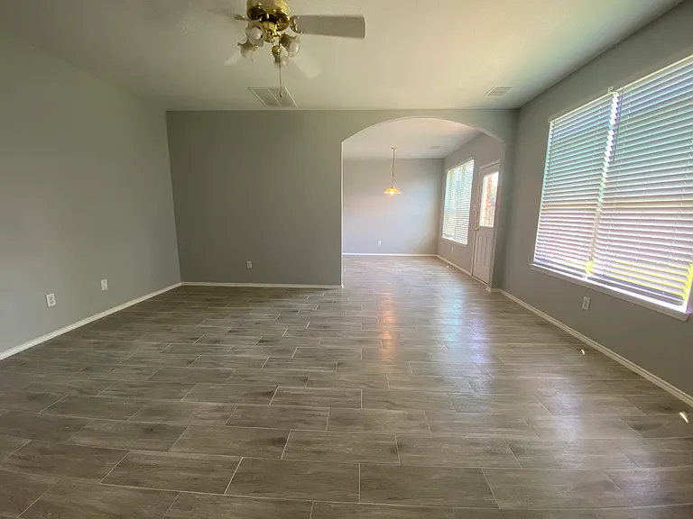11509 Petunia Dr — Photo 2