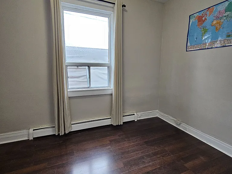 733 Pape Ave #A — Photo 15