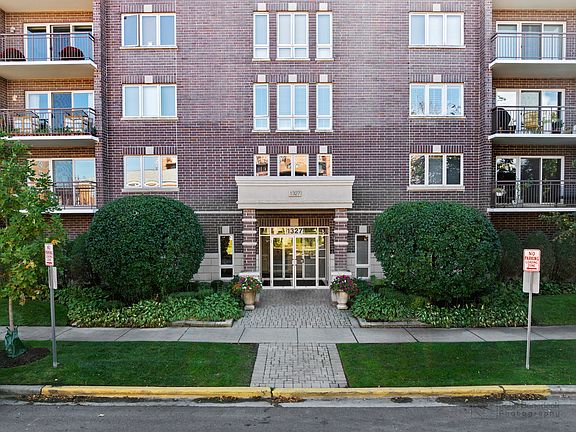 2nd image of 1327 Brown St Unit 405
