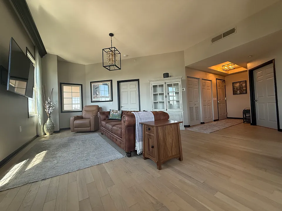 475 W 12th Ave #15H