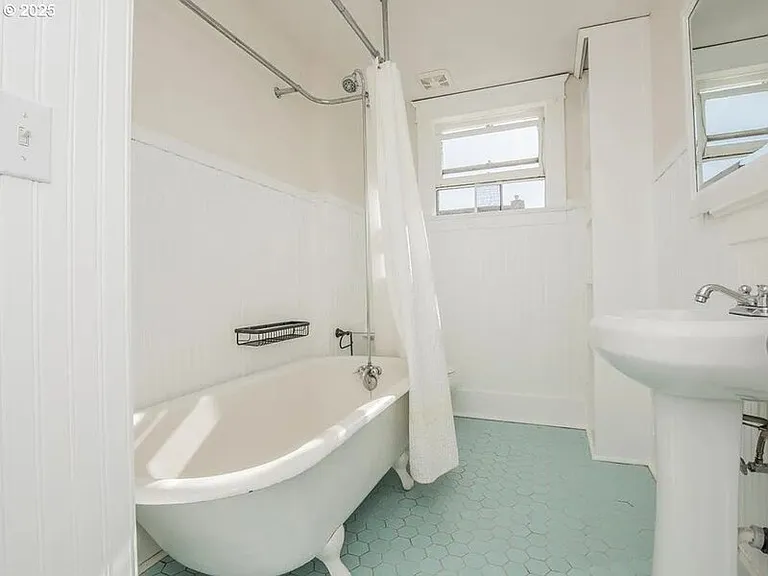 1236 N Emerson St #B — Photo 6