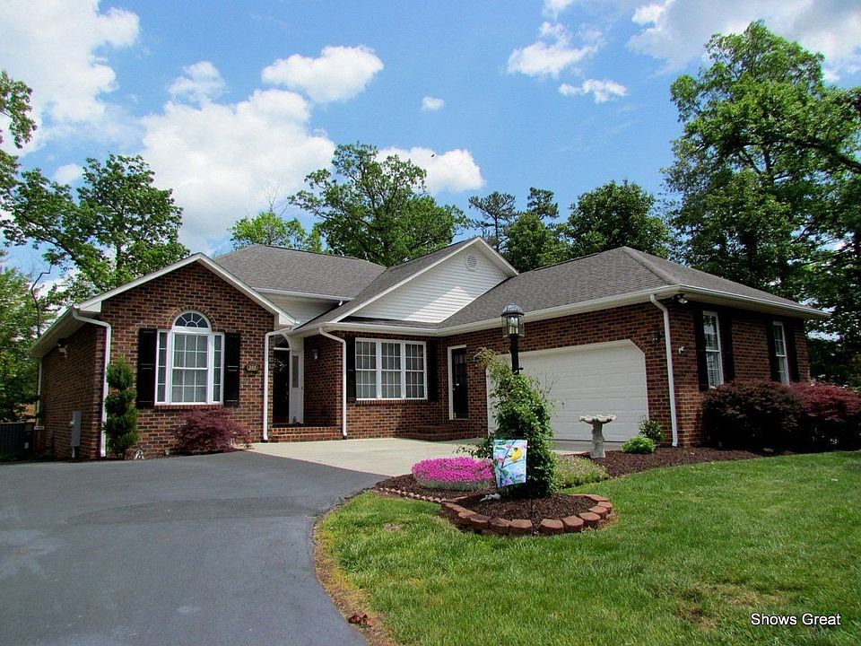 For Sale: 388 Stonehaven LN, Blue Ridge, Virginia 24064