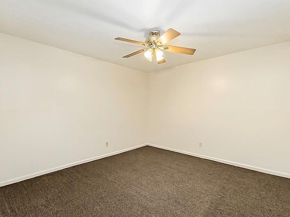 4th image of 65 E 18th Ave