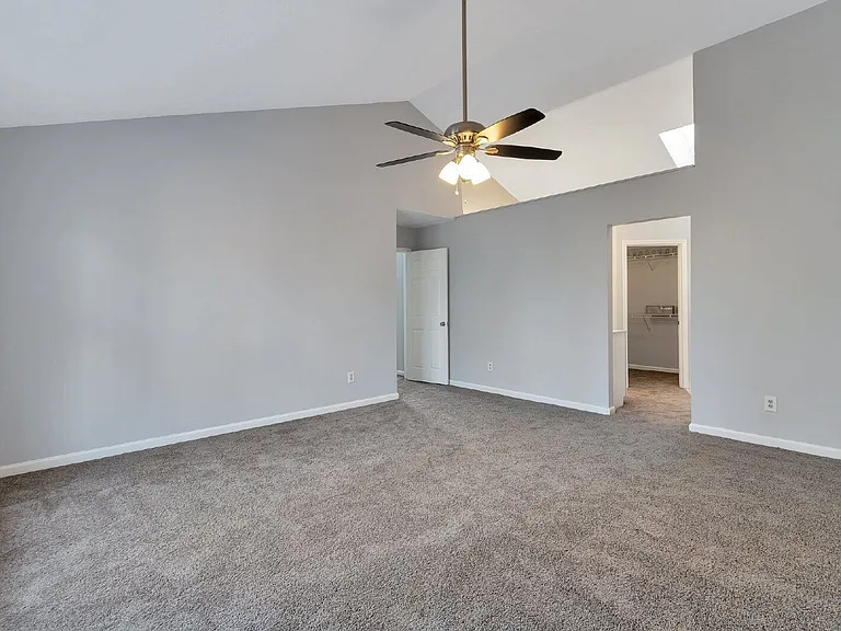 4641 Hampton Chase NE — Photo 11