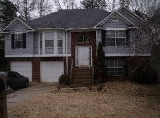 555 Saint James Ct, Lawrenceville, GA 30044
