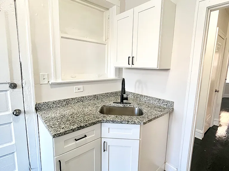 4124-32 W 24th Pl Apartments — Photo 8