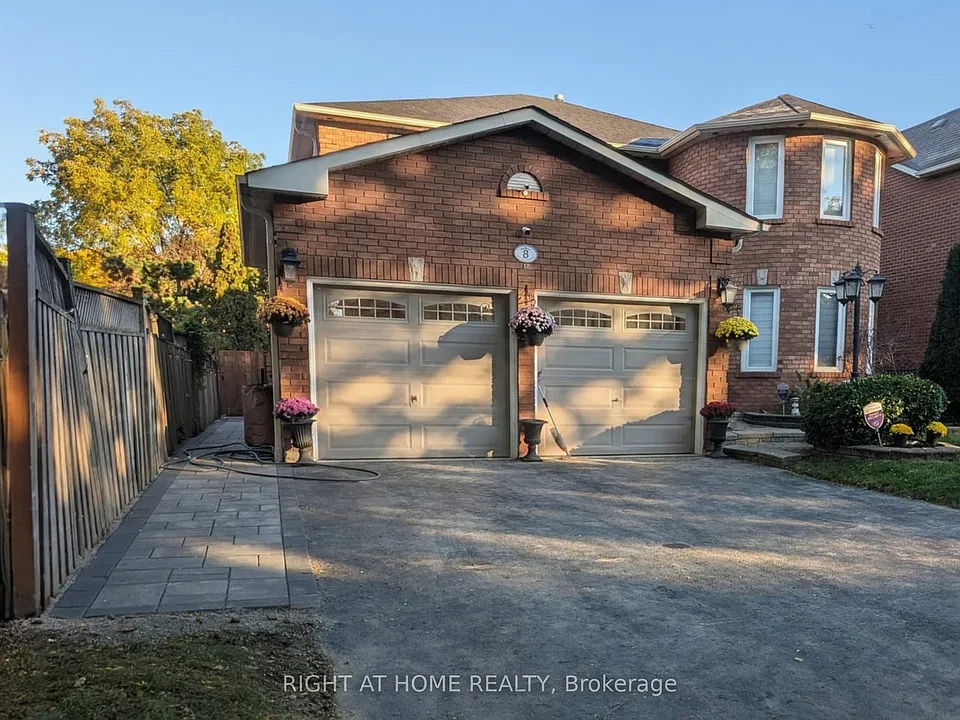8 Mantell Cres #BASEMENT