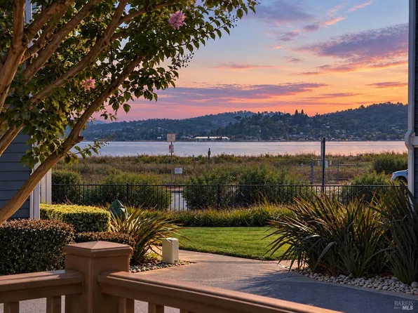 498 E E Street, Benicia, CA 94510