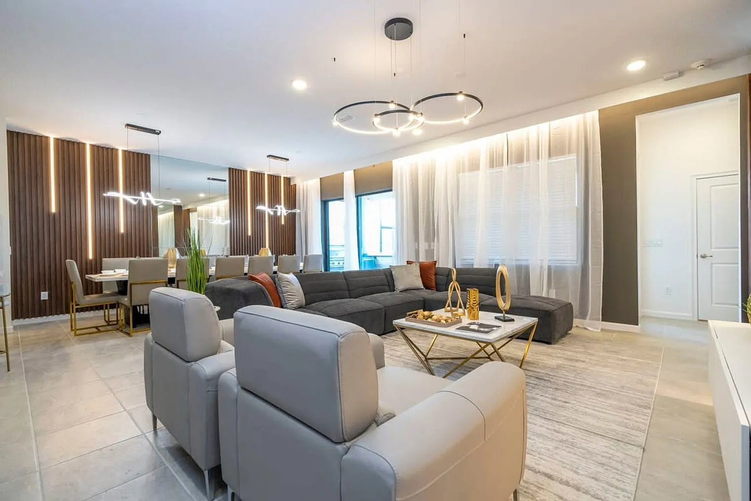 12 bed, 11.0 bath, 4768 sqft, $16,630 — Photo 3