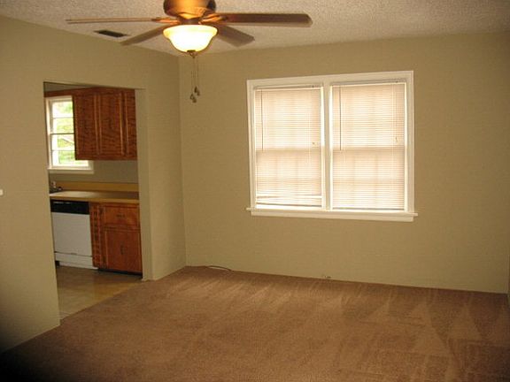 3rd image of 1714 Iola Dr