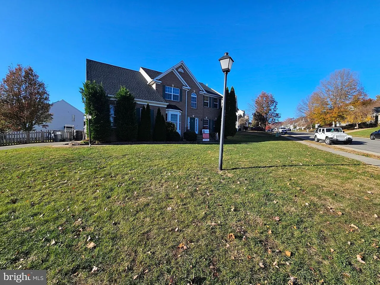 6 bed, 4196 sqft, $4,000 — Photo 4