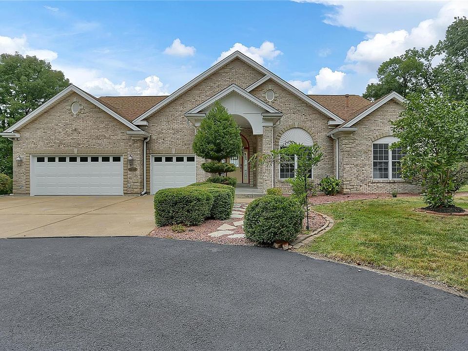 1st image of 13649 Amiot Dr