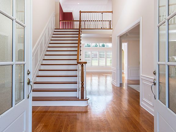3rd image of 1100 Majestic Oaks Way