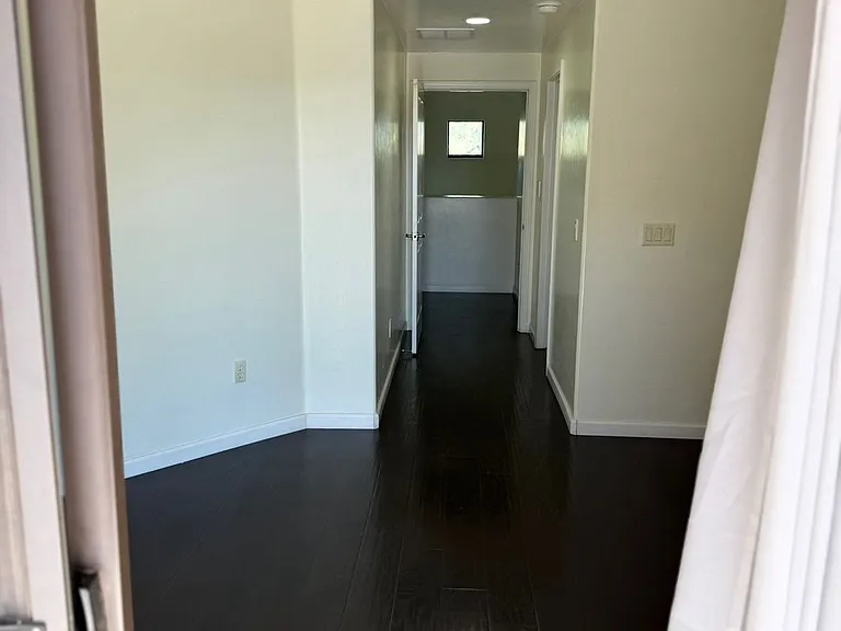 4112 N Thurston Ln #101 — Photo 2