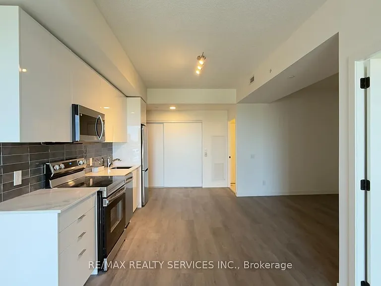 33 Erie Ave #1403 — Photo 10